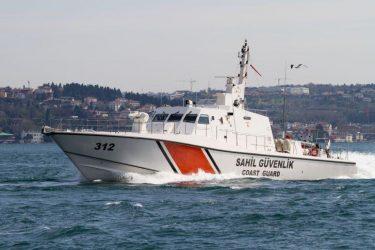 Αυτοσχέδιος εκρηκτικός μηχανισμός σε βάρκα με δύο πτώματα σκοτώνει τρείς Τούρκους Ακτοφύλακες