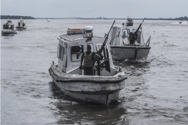 Το Νιγηριανό ναυτικό καταλαμβάνει παράνομο πειρατική βάρκα άντλησης πετρελαίου, στο Δέλτα του Νίγηρα