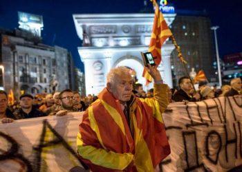 Σκοπιανό: Ένα γήπεδο και ένας Περιφερειάρχης τρομάζουν την κυβέρνηση