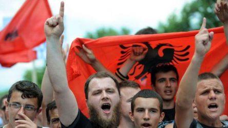 Προειδοποίηση με βέτο της Ελλάδας κατά της Αλβανίας για τις προκλήσεις στη Χιμάρα