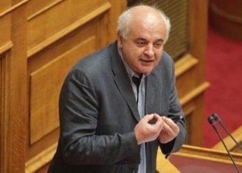 Καραθανασόπουλος (KKE): Απαράδεκτο να αντιμετωπίζεται στο πόδι το δικαίωμα επέκτασης της αιγιαλίτιδας ζώνης