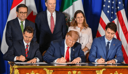Τραμπ, Τριντό και Νιέτο υπέγραψαν τη συμφωνία που αντικαθιστά τη NAFTA