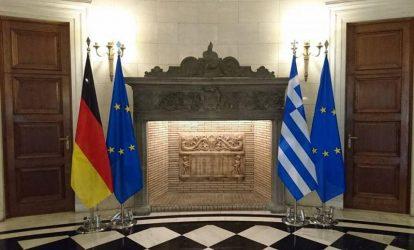 Η Γερμανική Πρεσβεία στην Αθήνα υμνεί τους Εύζωνες
