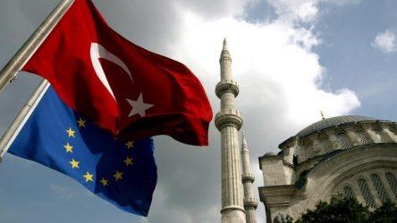 Καταδικάζει η τουρκική κυβέρνηση την απόφαση του ΕΚ για αναστολή των διαπραγματεύσεων