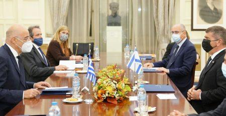 Διευρυμένες συνομιλίες αντιπροσωπειών της Ελλάδας και του Ισραήλ στο Υπουργείο Εξωτερικών
