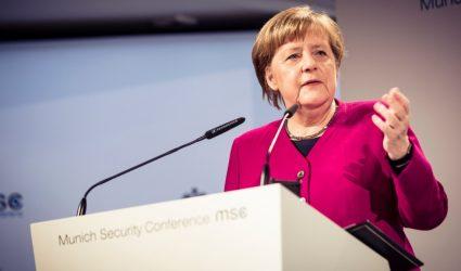 Μέρκελ: Η Γερμανία δεν έχει ακόμη ξεπεράσει την «ιστορική κρίση» της πανδημίας