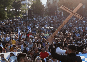 Ανεμβολιάστοι και φανατικοί Αρνητές λειτουργούν πλέον ως «5η Φάλαγγα»