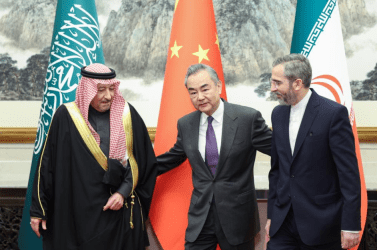 Κορυφαίος Κινέζος διπλωμάτης συναντά αντιπροσωπείες της Σαουδικής Αραβίας και του Ιράν