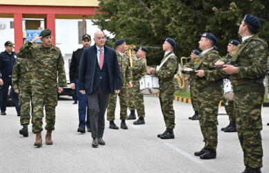 Υπουργός Άμυνας: Η πατρίδα μας δεν πρόκειται να απεμπολήσει τα δικαιώματά της