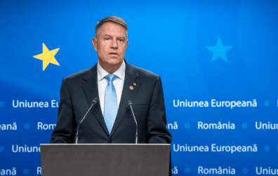 Ο Ρουμάνος πρόεδρος Γιοχάνις ανακοίνωσε την υποψηφιότητά του για νέος ΓΓ του NATO